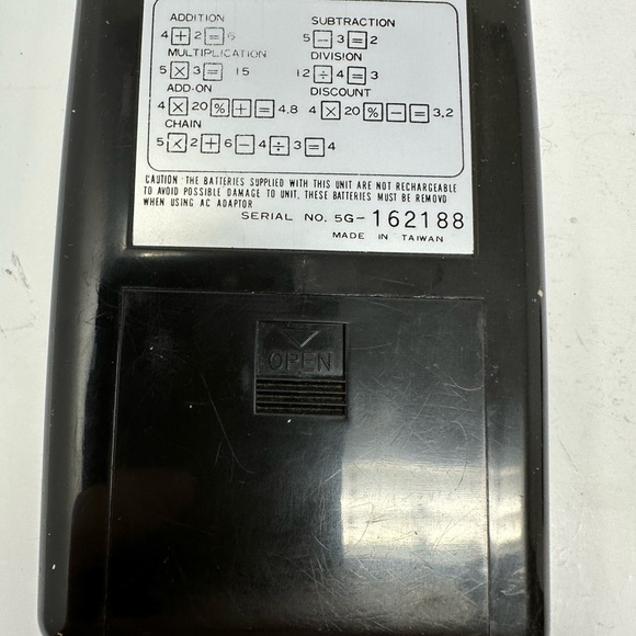 Vintage Lloyd's Calculator Accumatic 30 EH-9036 With Case Tested Works! Clean Z0 - Picture 3 of 5